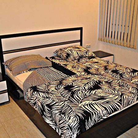 Private Apartment In Green Life Beach Resort 索佐波尔 客房 照片